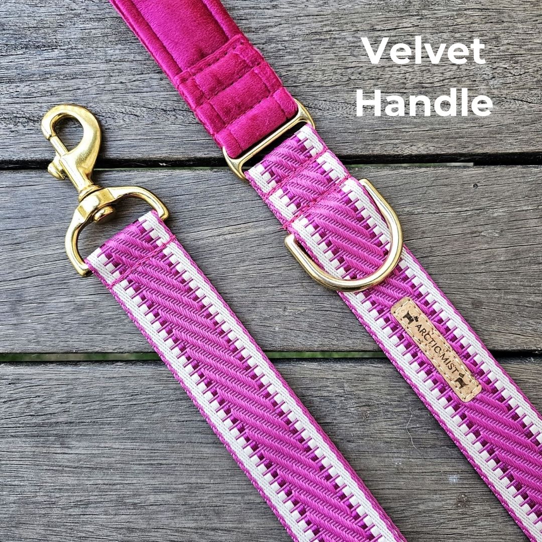 Hot Pink St Tropez Statement Lead