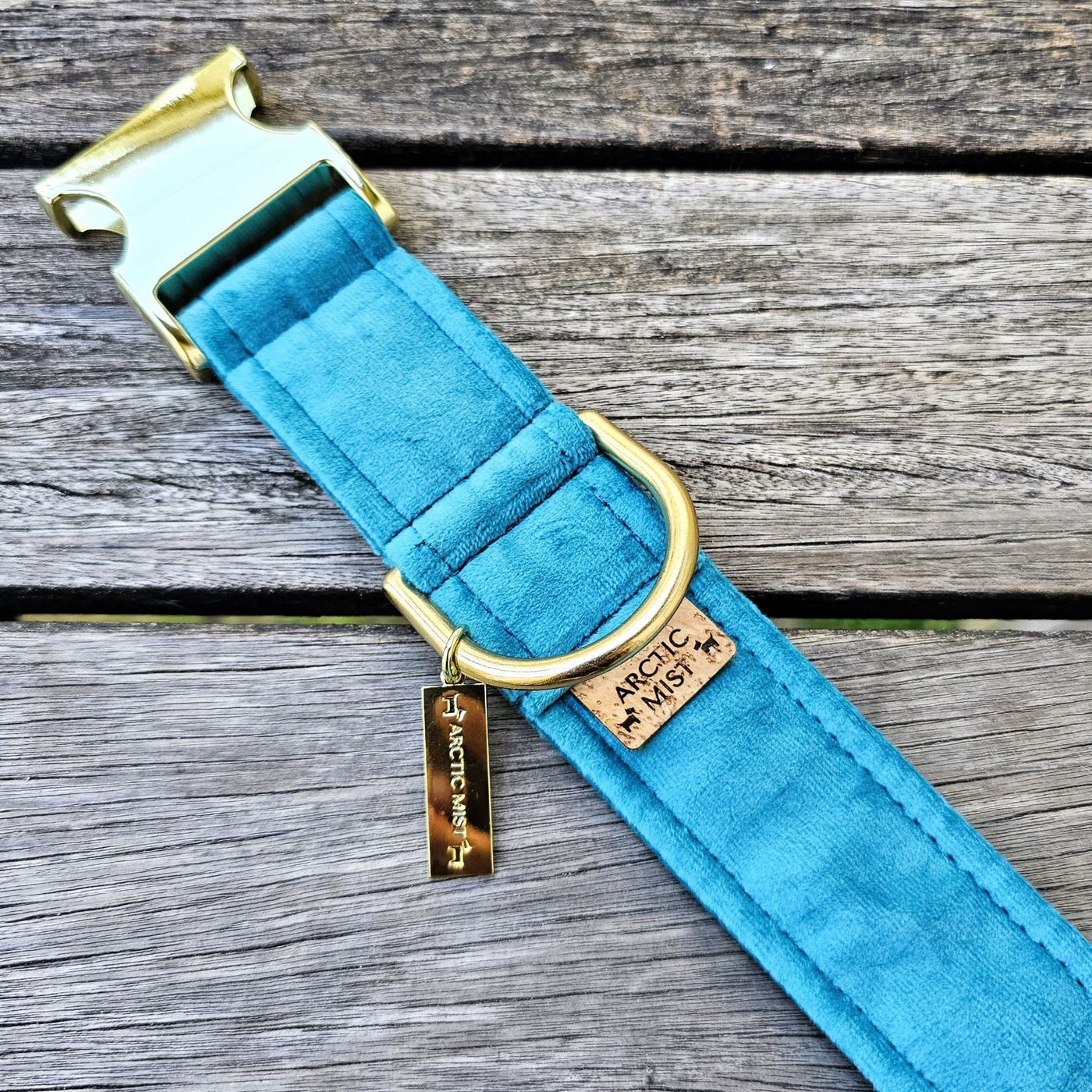 Jade Luxury Velvet Buckle Collar